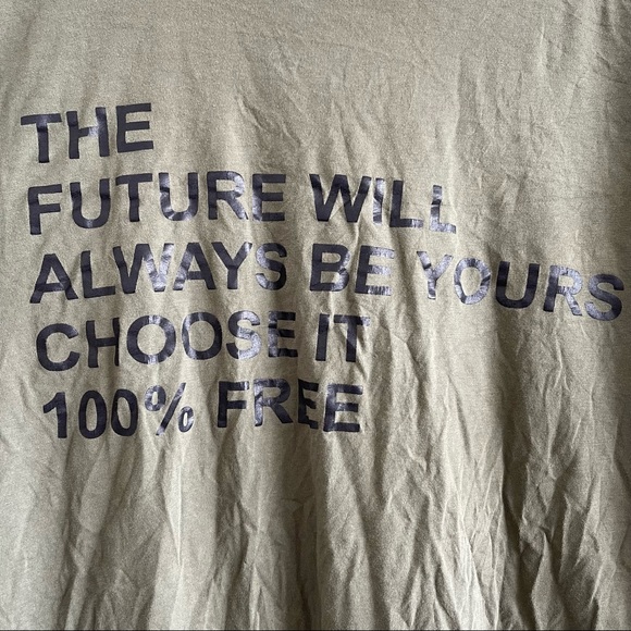 Army green textual graphic tee - Picture 3 of 7